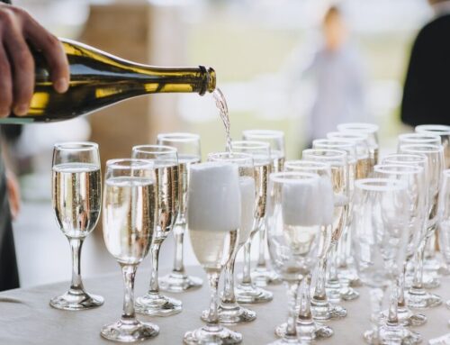 5 Tips for Hiring a Bartender for Your Wedding